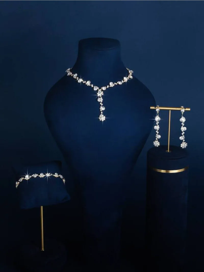 Gold Işıltılı Zarafet 3'lü Taşlı Takı Seti – Kolye, Küpe, Bileklik | Düğün & Özel Gün Şıklığı — fotoğraf 2/3