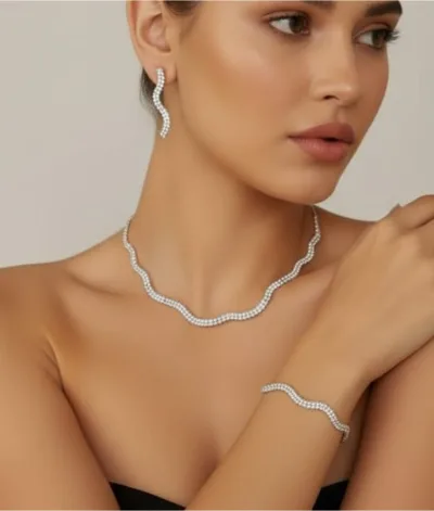 Işıltı Akışı Gümüş Kaplama 3’lü Taşlı Takı Seti (Kolye, Küpe, Bileklik) – Özel Gün Şıklığı