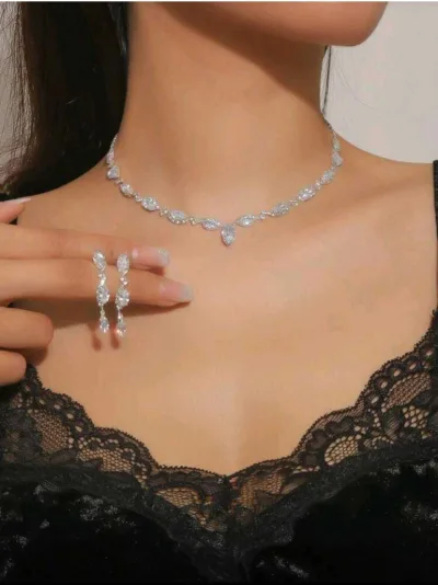 Sonsuz Parıltı Zirkon Taşlı Özel Gün Seti (Kolye + Küpe)